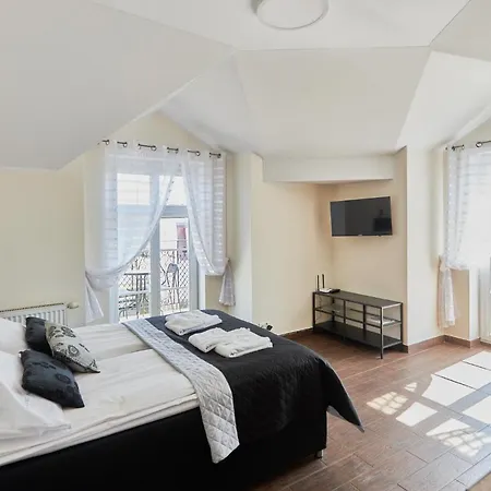 بالتيك هوم * سفينويتشي